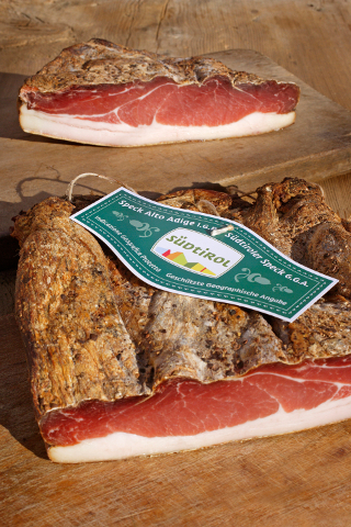 South Tyrolean speck as it appears today. (Image: Frieder Blickle)